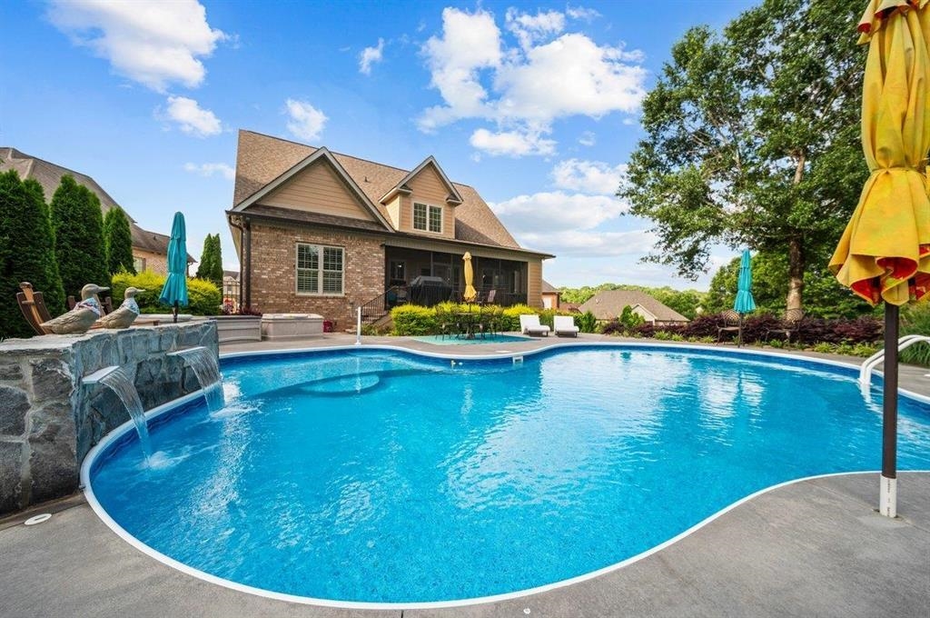 Inman, South Carolina, 29349, United States, 3 Bedrooms Bedrooms, ,4 BathroomsBathrooms,Residential,For Sale,1934992