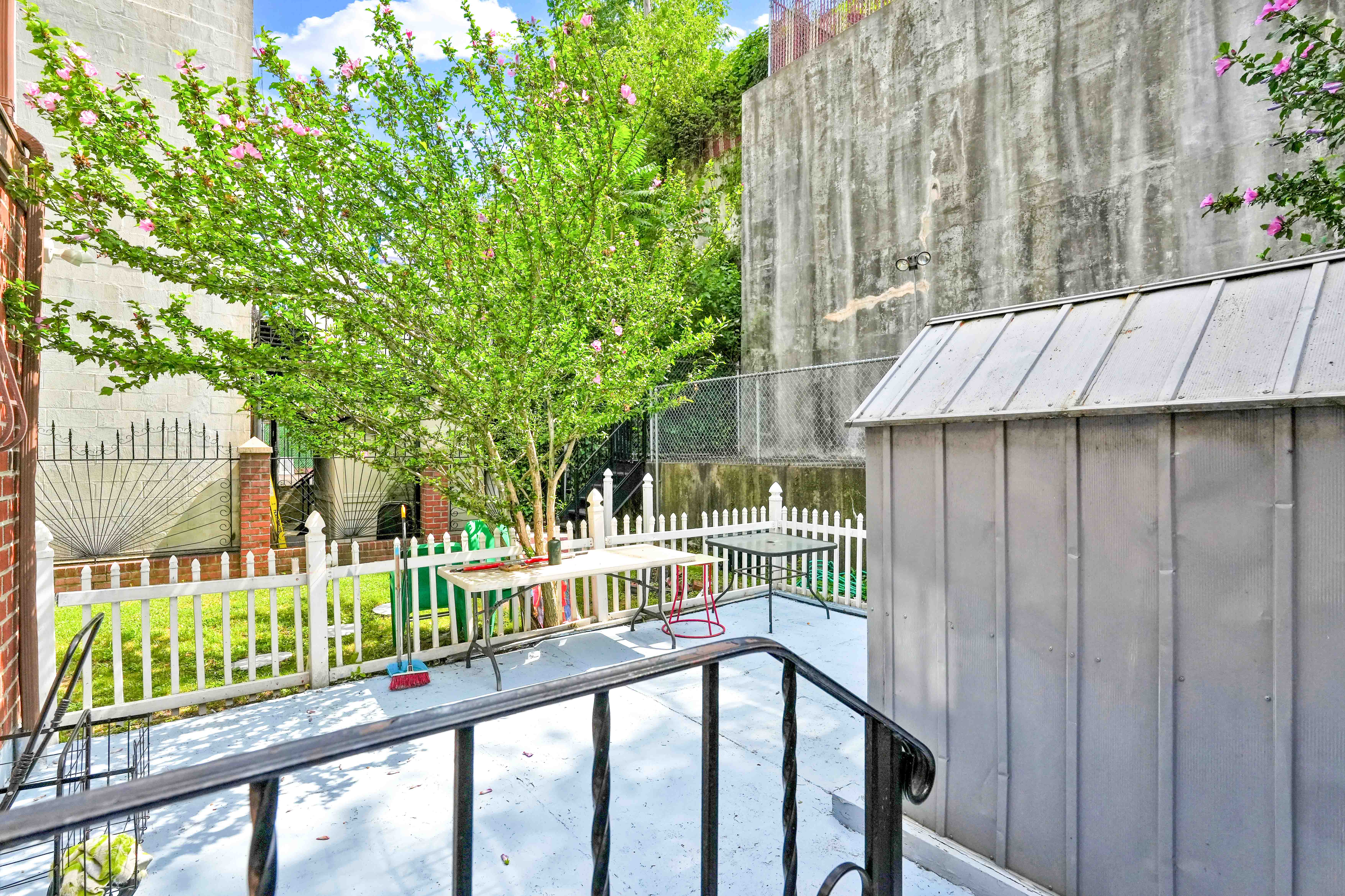 Bronx, New York, 10455, United States, 3 Bedrooms Bedrooms, ,2 BathroomsBathrooms,Residential,For Sale,1931439
