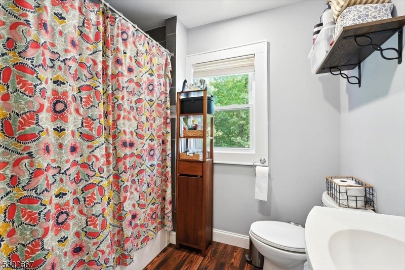 Livingston Twp., New Jersey, 07039, United States, 3 Bedrooms Bedrooms, ,2 BathroomsBathrooms,Residential,For Sale,1940708