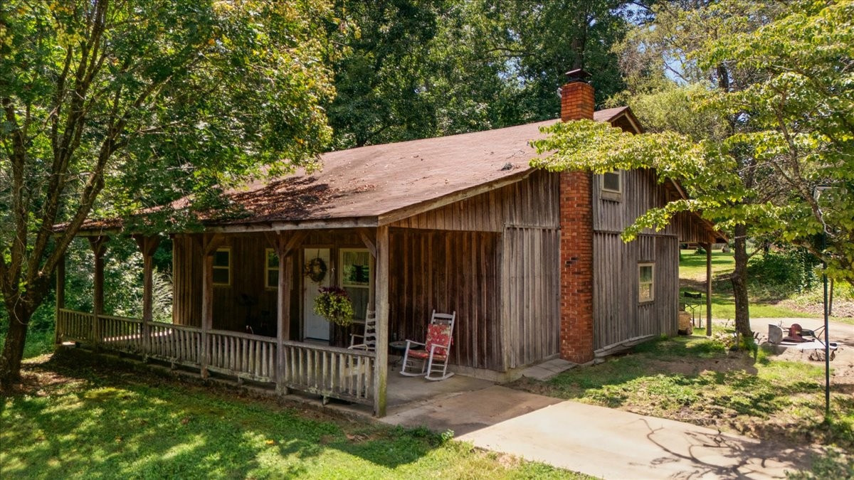 Five Points, Tennessee, 38457, United States, 4 Bedrooms Bedrooms, ,4 BathroomsBathrooms,Residential,For Sale,1902817