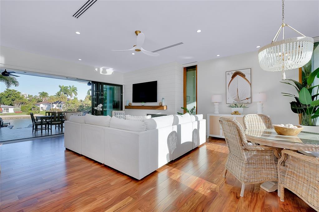 Sarasota, Florida, 34236, United States, 5 Bedrooms Bedrooms, ,6 BathroomsBathrooms,Residential,For Sale,1994803