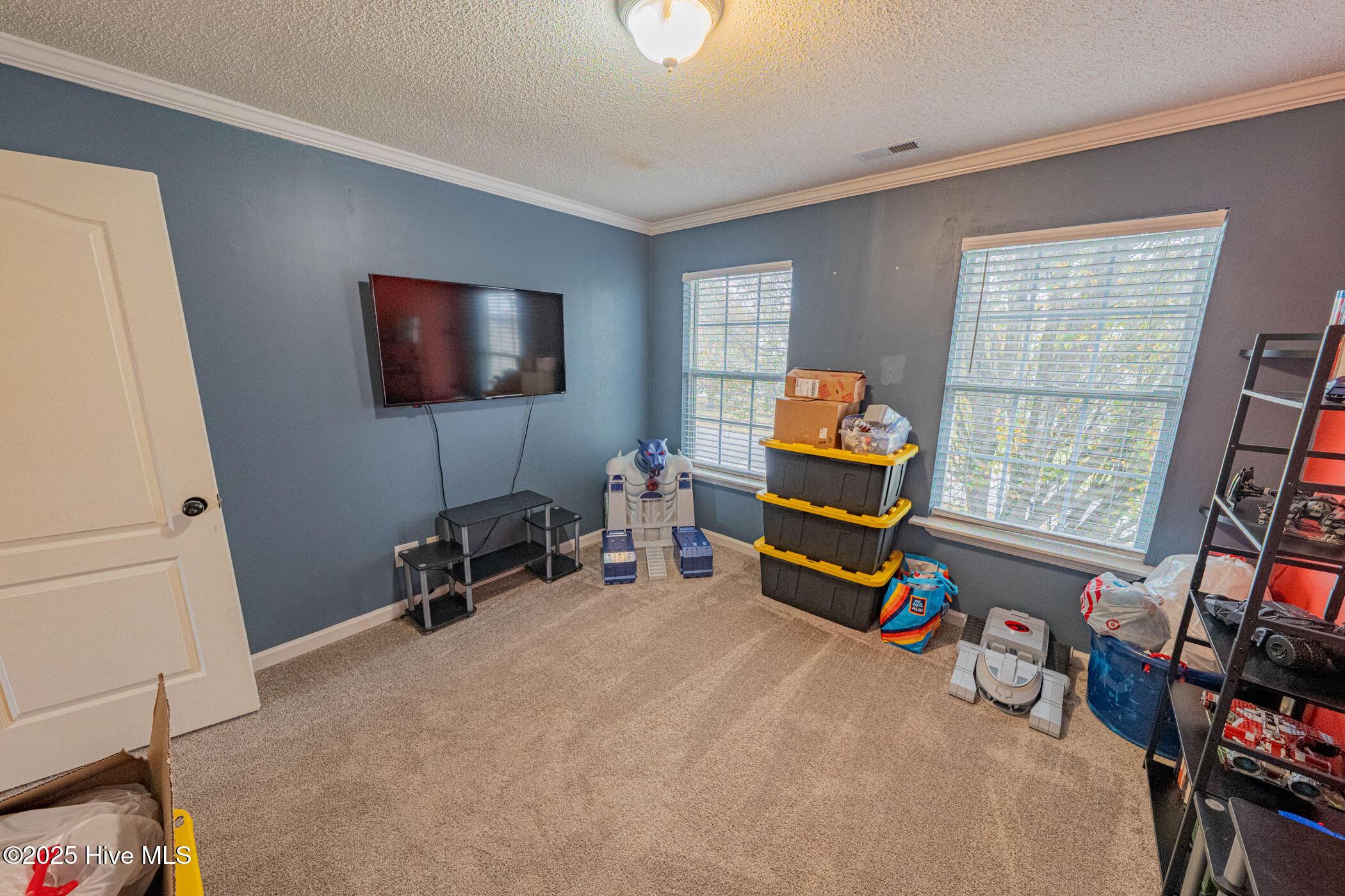 Moyock, North Carolina, 27958, United States, 6 Bedrooms Bedrooms, ,3 BathroomsBathrooms,Residential,For Sale,1997341