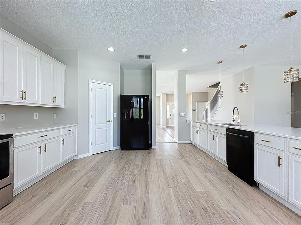 Davenport, Florida, 33896, United States, 5 Bedrooms Bedrooms, ,4 BathroomsBathrooms,Residential,For Sale,1839157