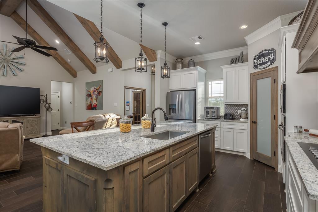 Springtown, Texas, 76082, United States, 4 Bedrooms Bedrooms, ,2 BathroomsBathrooms,Residential,For Sale,1980102