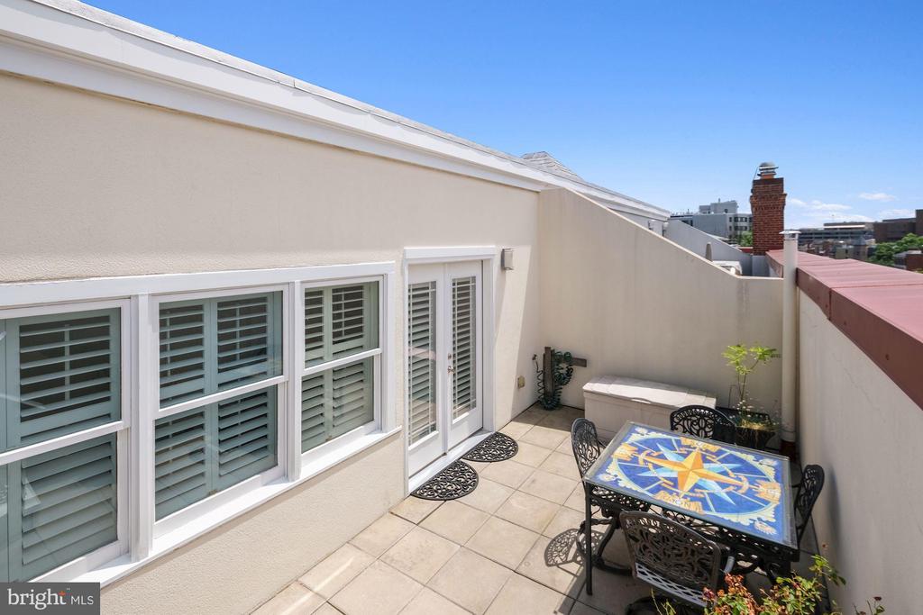 Washington, District of Columbia, 20009, United States, 3 Bedrooms Bedrooms, ,3 BathroomsBathrooms,Residential,For Sale,1987396