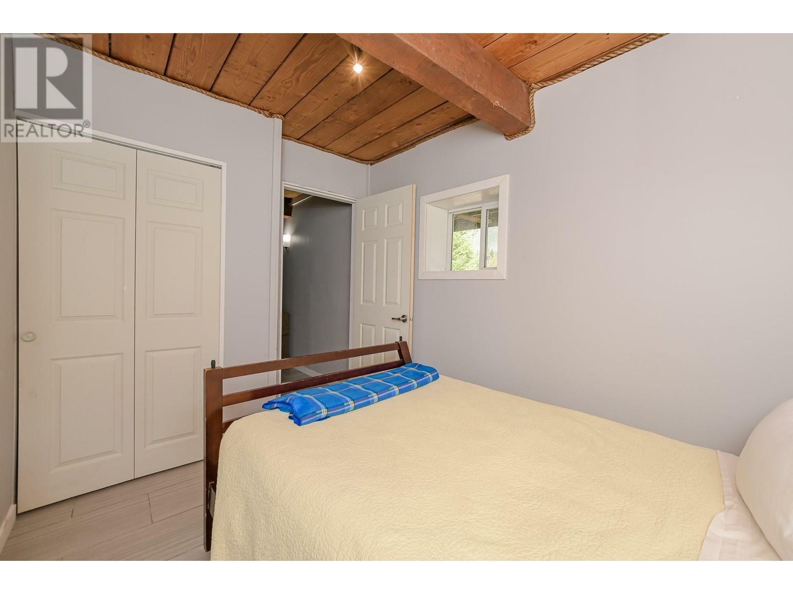 REVELSTOKE, British Columbia, V0E 2S0, CA, 4 Bedrooms Bedrooms, ,2 BathroomsBathrooms,Residential,For Sale,1838033