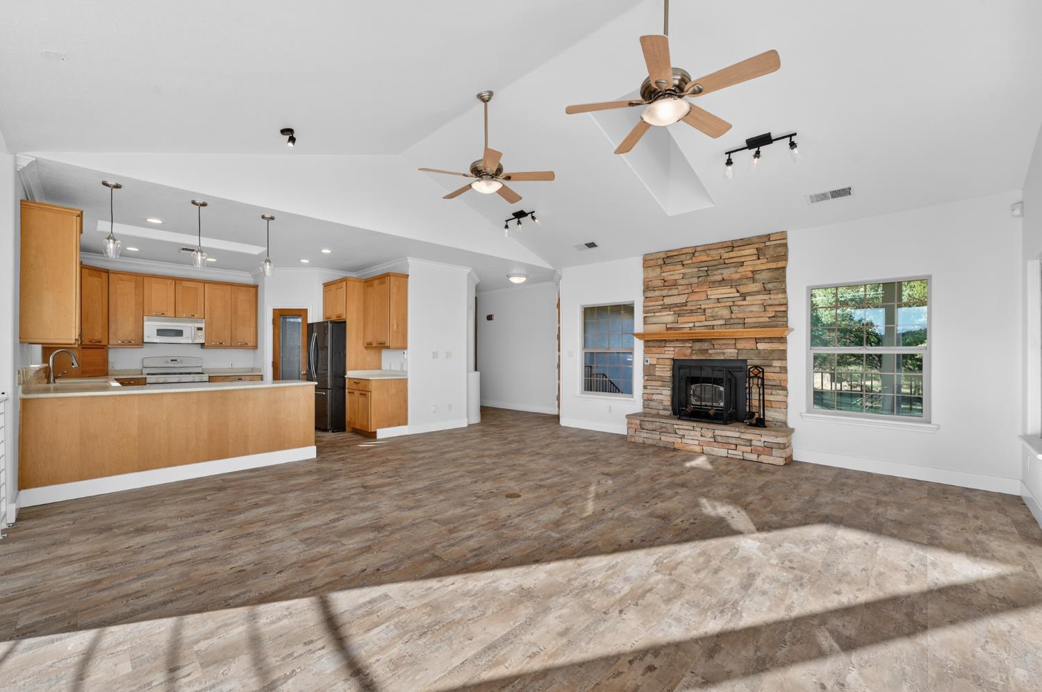 Browns Valley, California, 95918, United States, 2 Bedrooms Bedrooms, ,3 BathroomsBathrooms,Residential,For Sale,2030344