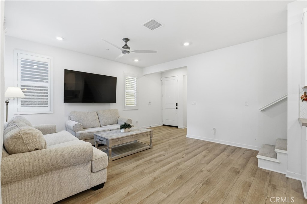 Corona, California, 92883, United States, 3 Bedrooms Bedrooms, ,3 BathroomsBathrooms,Residential,For Sale,1996400