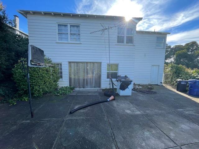 Oakland, California, 94605, United States, 3 Bedrooms Bedrooms, ,1 BathroomBathrooms,Residential,For Sale,2011144