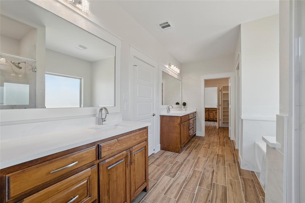 Weatherford, Texas, 76087, United States, 4 Bedrooms Bedrooms, ,3 BathroomsBathrooms,Residential,For Sale,1888737