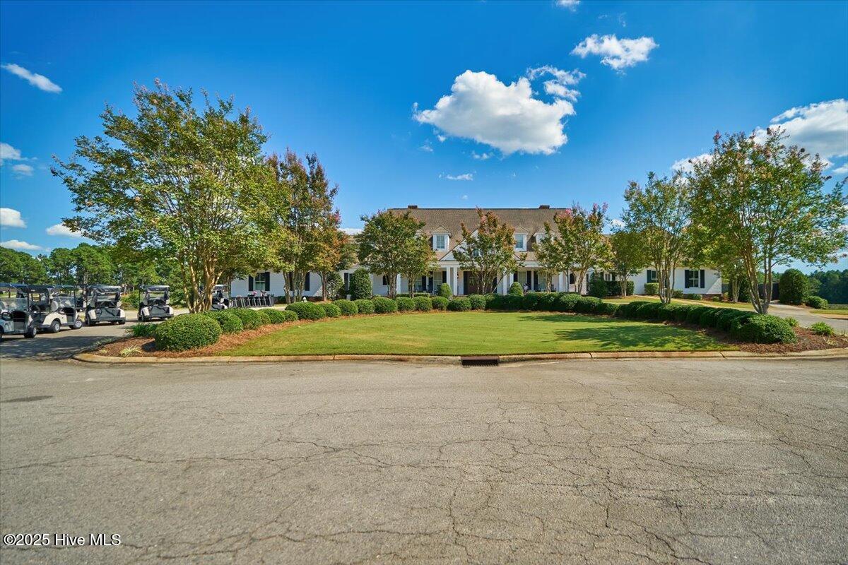 Southern Pines, North Carolina, 28387, United States, 3 Bedrooms Bedrooms, ,3 BathroomsBathrooms,Residential,For Sale,1933285