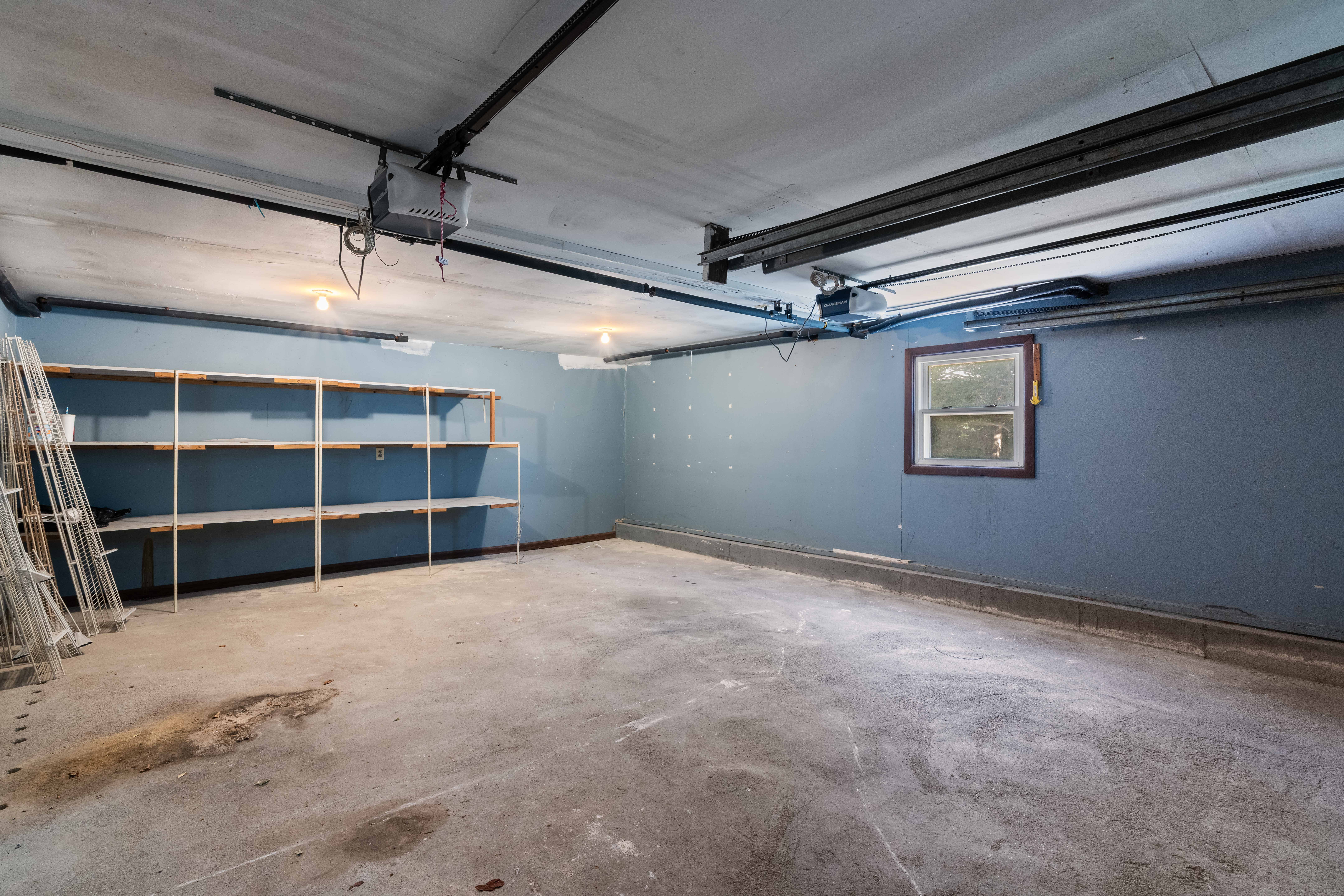 Portsmouth, Rhode Island, 02871, United States, 4 Bedrooms Bedrooms, ,3 BathroomsBathrooms,Residential,For Sale,1973967