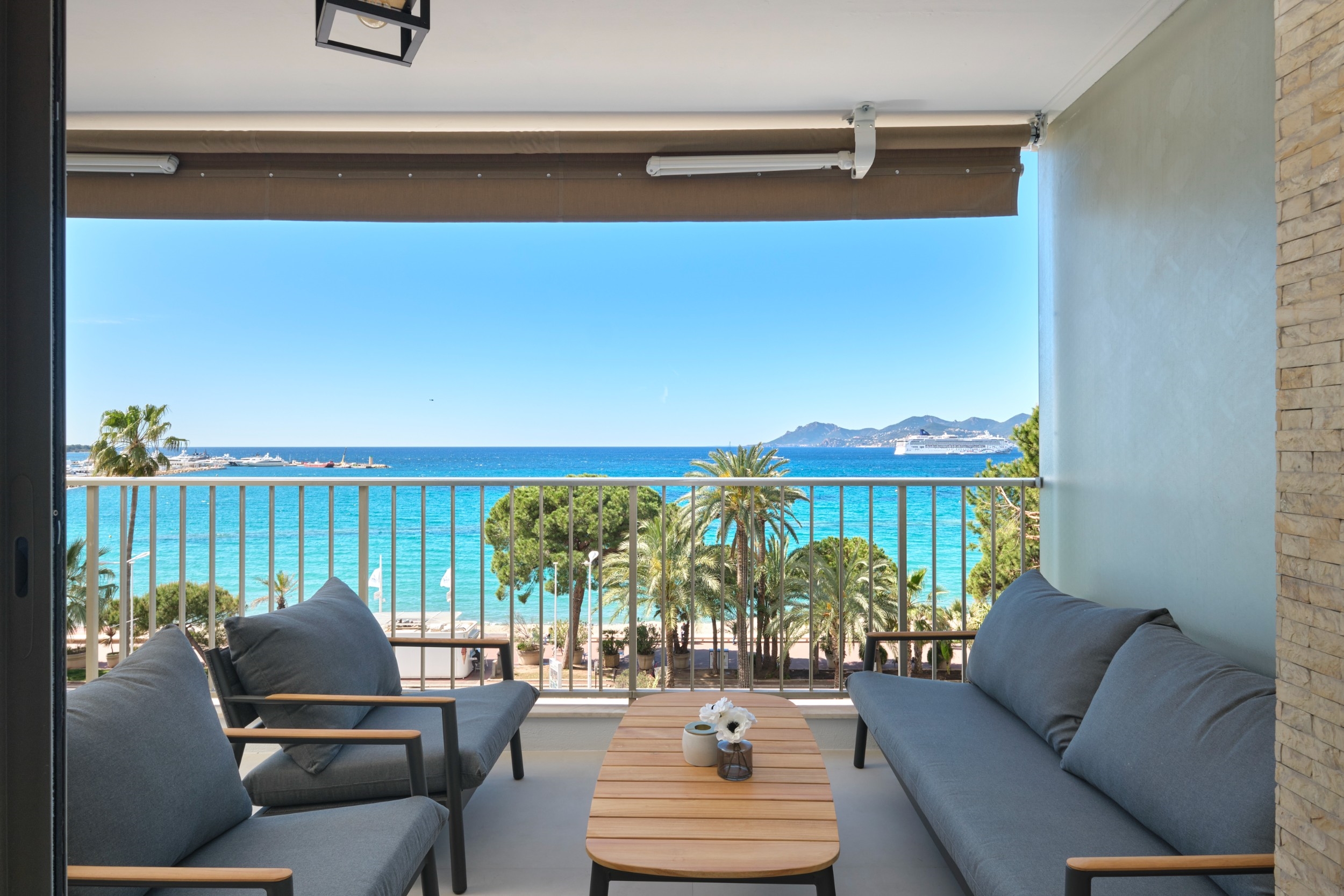 Cannes Croisette, 2-beds apartment with stunning sea view - Perfect condition. - 物件實景