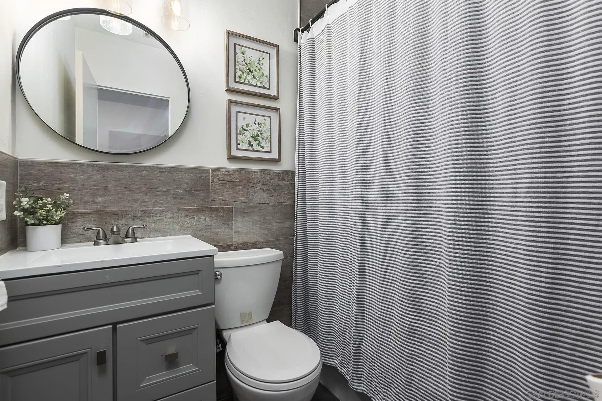 Alpine, California, 91901, United States, 3 Bedrooms Bedrooms, ,2 BathroomsBathrooms,Residential,For Sale,1990972