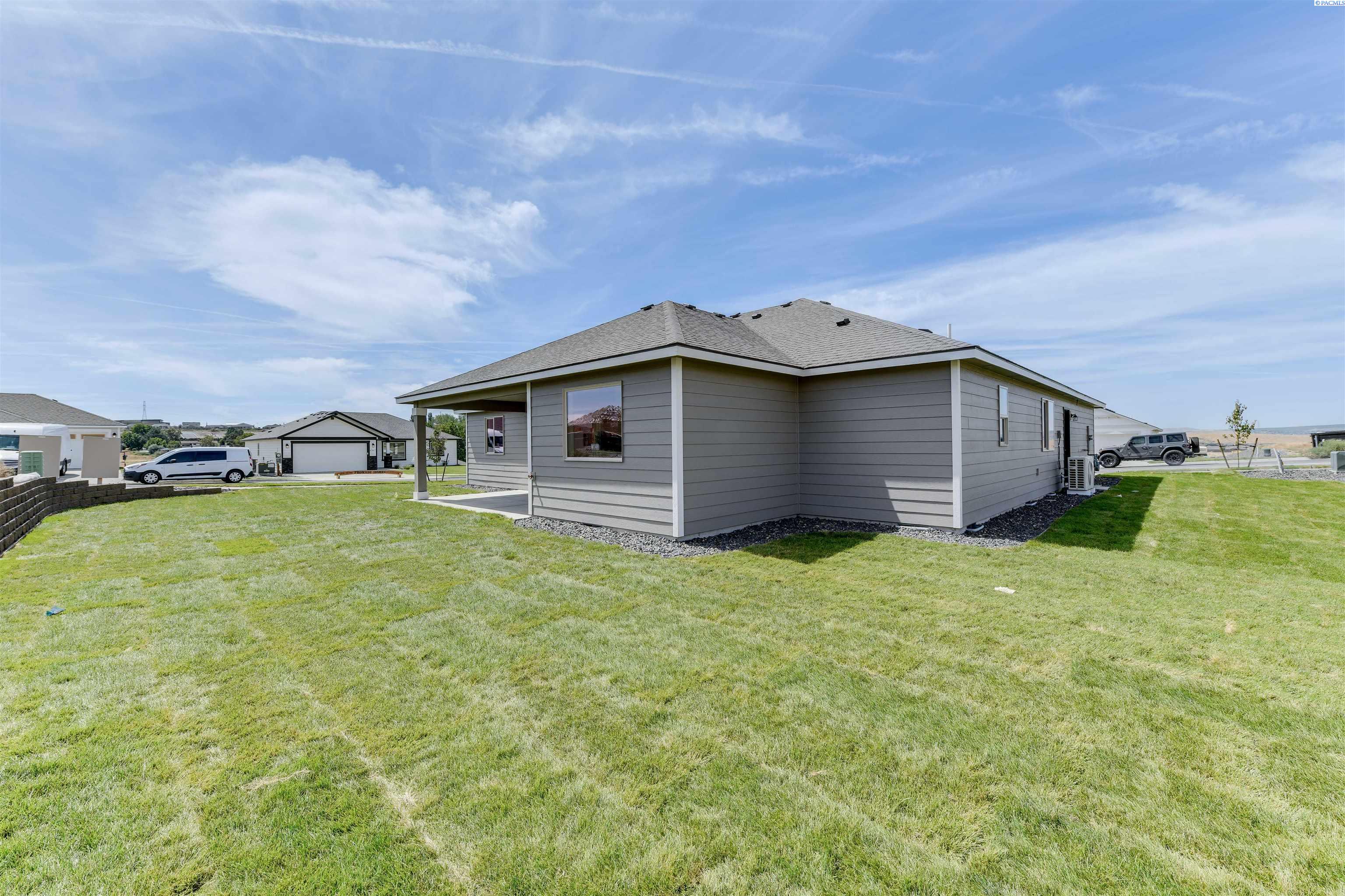 Kennewick, Washington, 99338, United States, 3 Bedrooms Bedrooms, ,1 BathroomBathrooms,Residential,For Sale,1901693