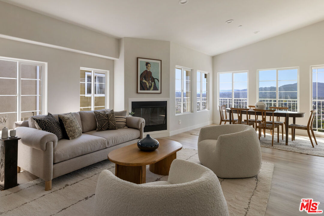 Los Angeles, California, 90065, United States, 3 Bedrooms Bedrooms, ,3 BathroomsBathrooms,Residential,For Sale,1925113
