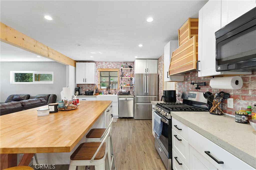 Beaumont, California, 92223, United States, 3 Bedrooms Bedrooms, ,2 BathroomsBathrooms,Residential,For Sale,1951379