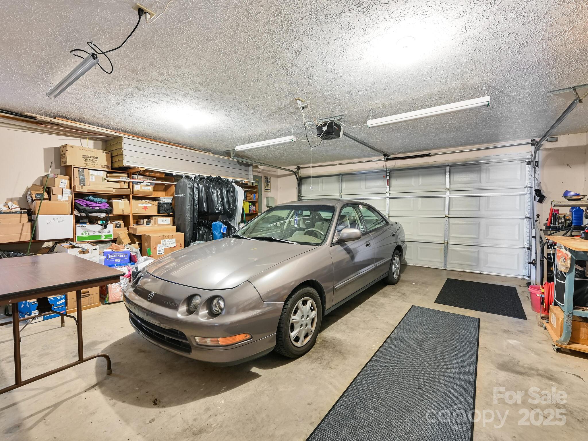 Hendersonville, North Carolina, 28739, United States, 3 Bedrooms Bedrooms, ,3 BathroomsBathrooms,Residential,For Sale,2005496