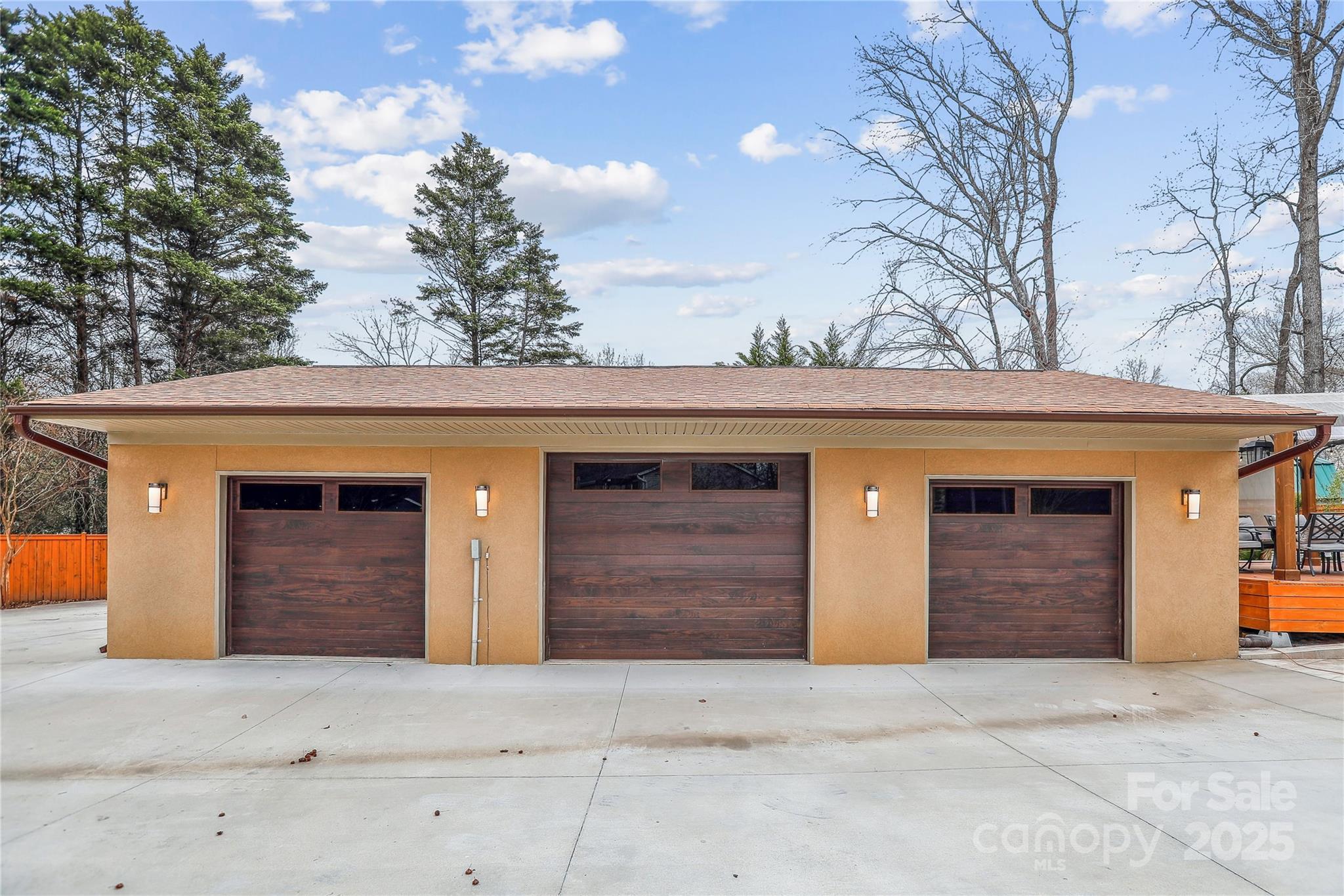 Charlotte, North Carolina, 28227, United States, 5 Bedrooms Bedrooms, ,4 BathroomsBathrooms,Residential,For Sale,1941772