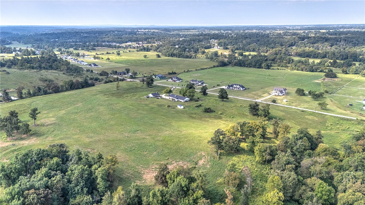 Bentonville, Arkansas, 72713, United States, 4 Bedrooms Bedrooms, ,2 BathroomsBathrooms,Residential,For Sale,1947992