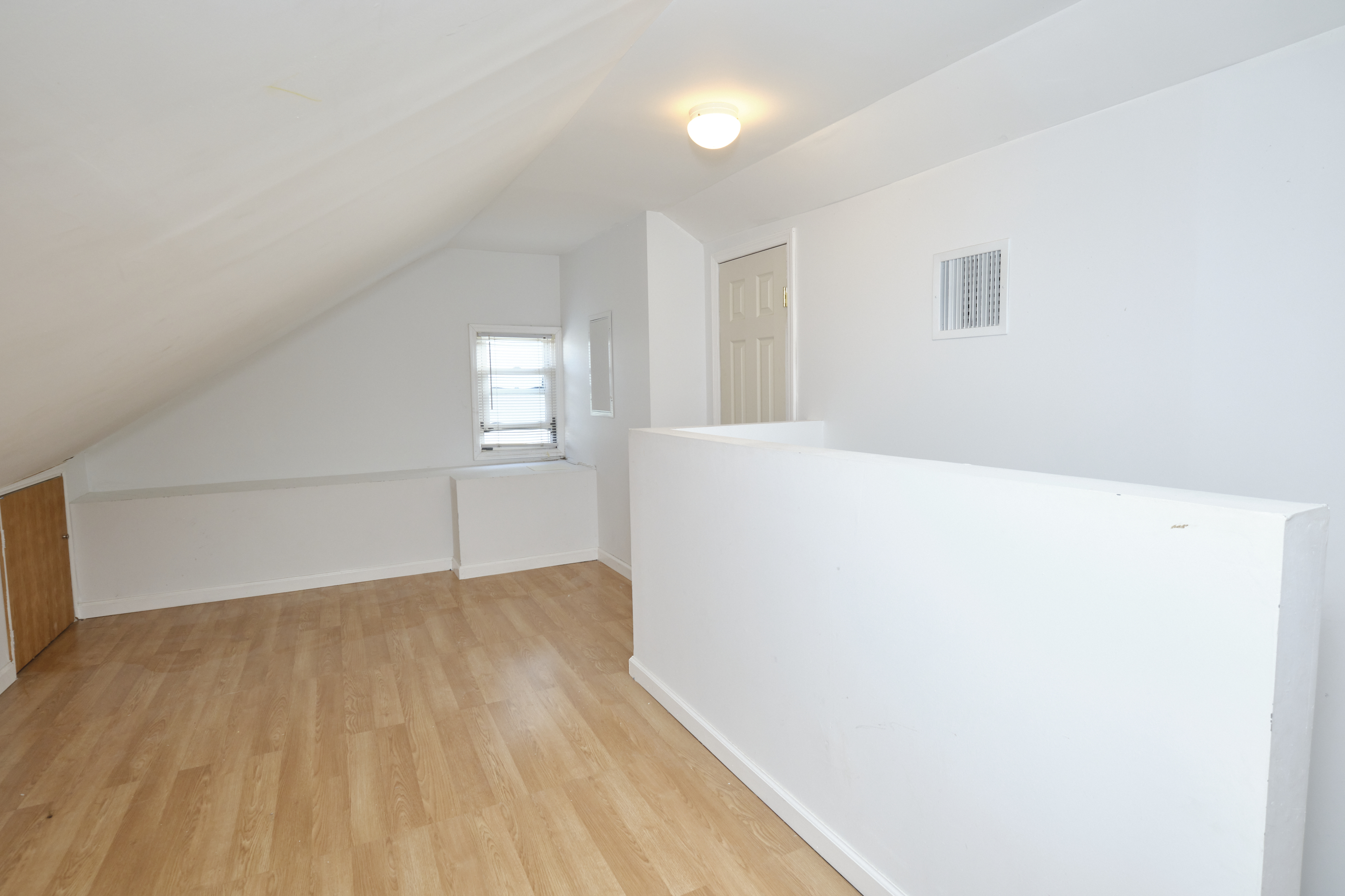 Floral Park, New York, 11001, United States, 3 Bedrooms Bedrooms, ,2 BathroomsBathrooms,Residential,For Sale,1973854