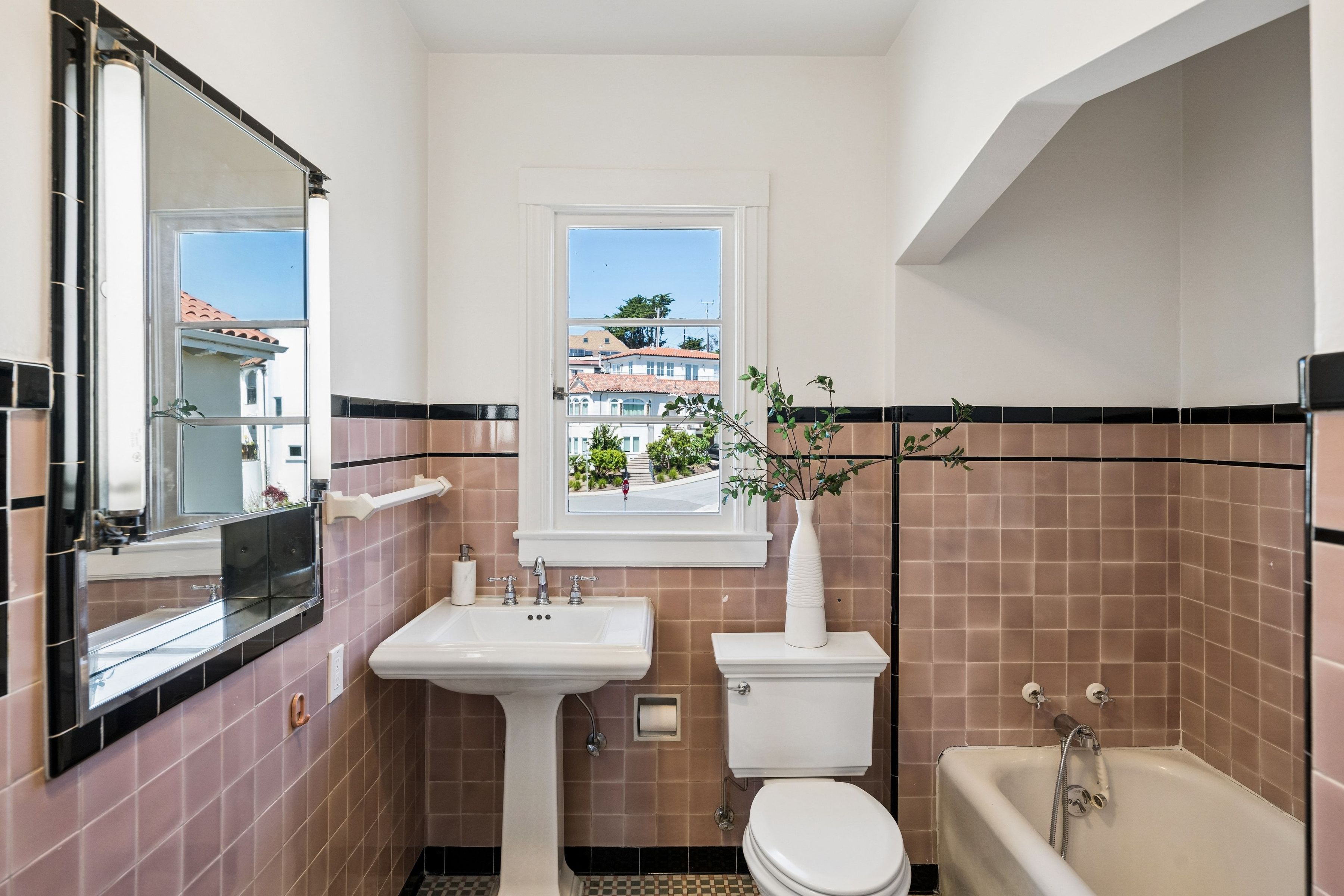  THE MONTEREY HOUSE - 物件實景