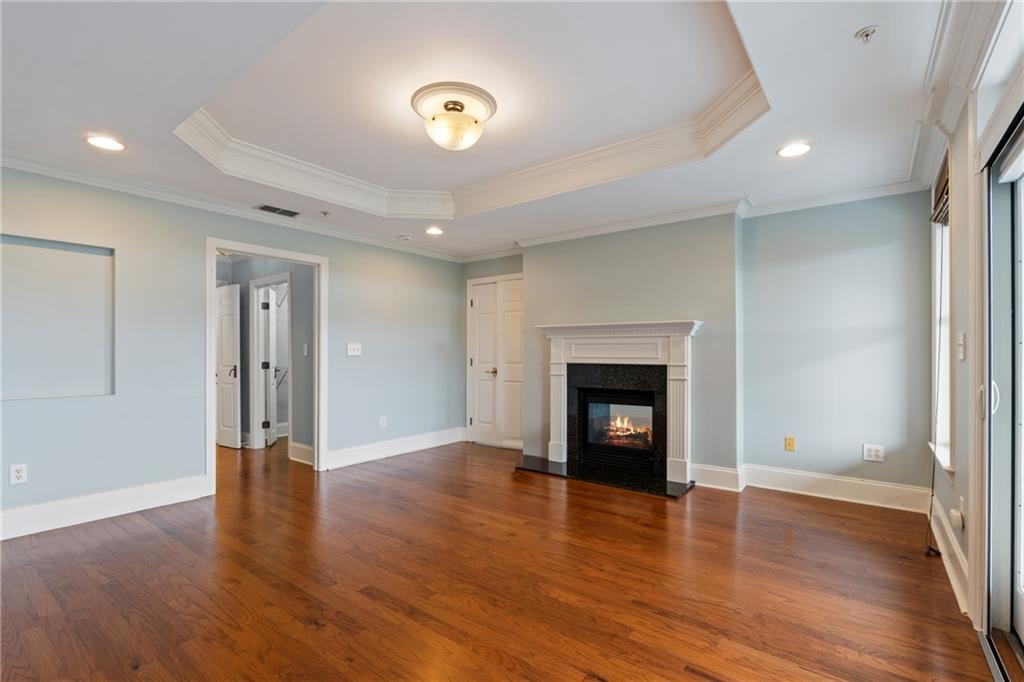 Roswell, Georgia, 30075, United States, 2 Bedrooms Bedrooms, ,3 BathroomsBathrooms,Residential,For Sale,1928798