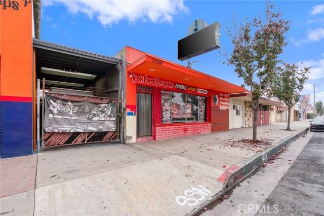 South Gate, California, 90280, United States, 4 Bedrooms Bedrooms, ,Residential,For Sale,2005257