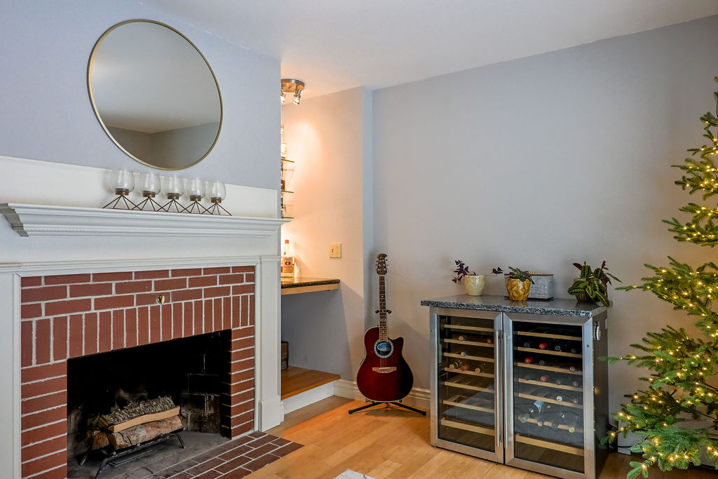 Sidney, Maine, 04330, United States, 3 Bedrooms Bedrooms, ,3 BathroomsBathrooms,Residential,For Sale,2007765