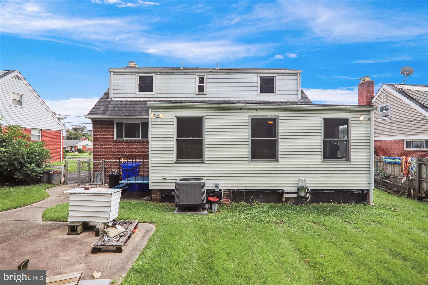 Silver Spring, Maryland, 20903, United States, 4 Bedrooms Bedrooms, ,2 BathroomsBathrooms,Residential,For Sale,1919736