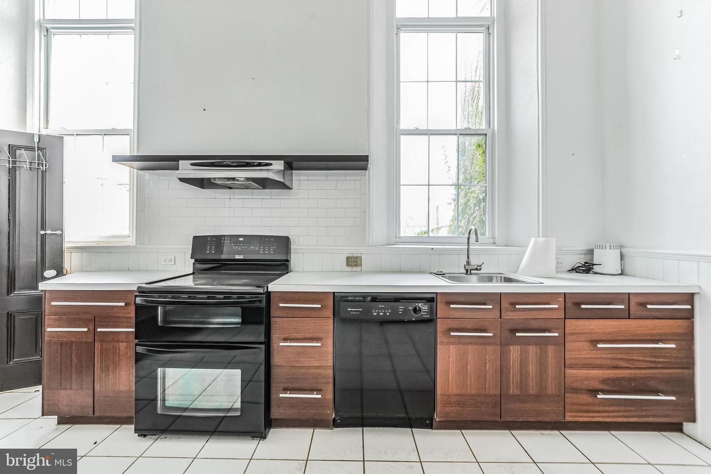 1345 E Susquehanna Avenue, Philadelphia, Pennsylvania, 19125, United States, 4 Bedrooms Bedrooms, ,6 BathroomsBathrooms,Residential,For Sale,1345 E Susquehanna Avenue,1613151
