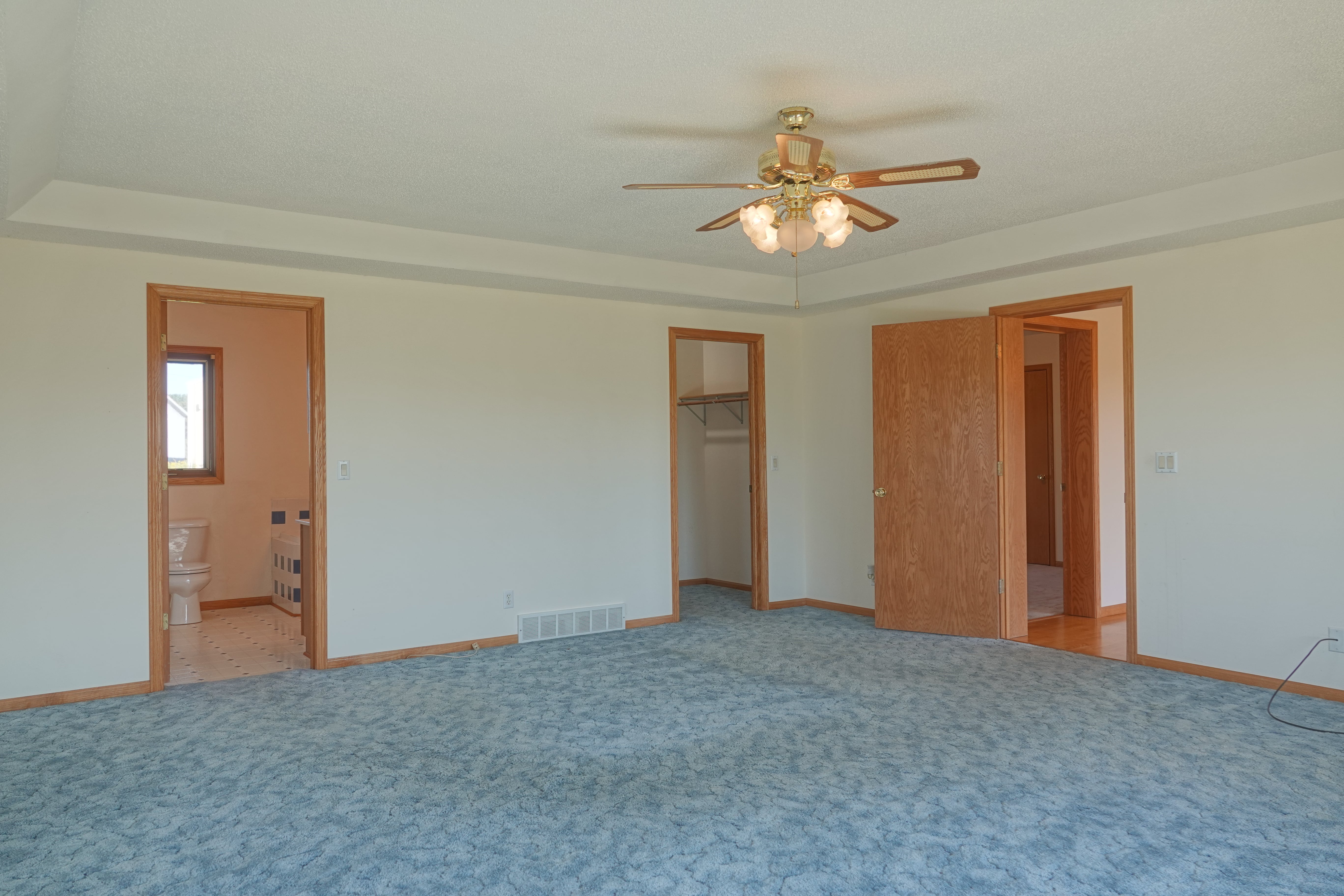 Abbotsford, Wisconsin, 54405, United States, 4 Bedrooms Bedrooms, ,4 BathroomsBathrooms,Residential,For Sale,1977625