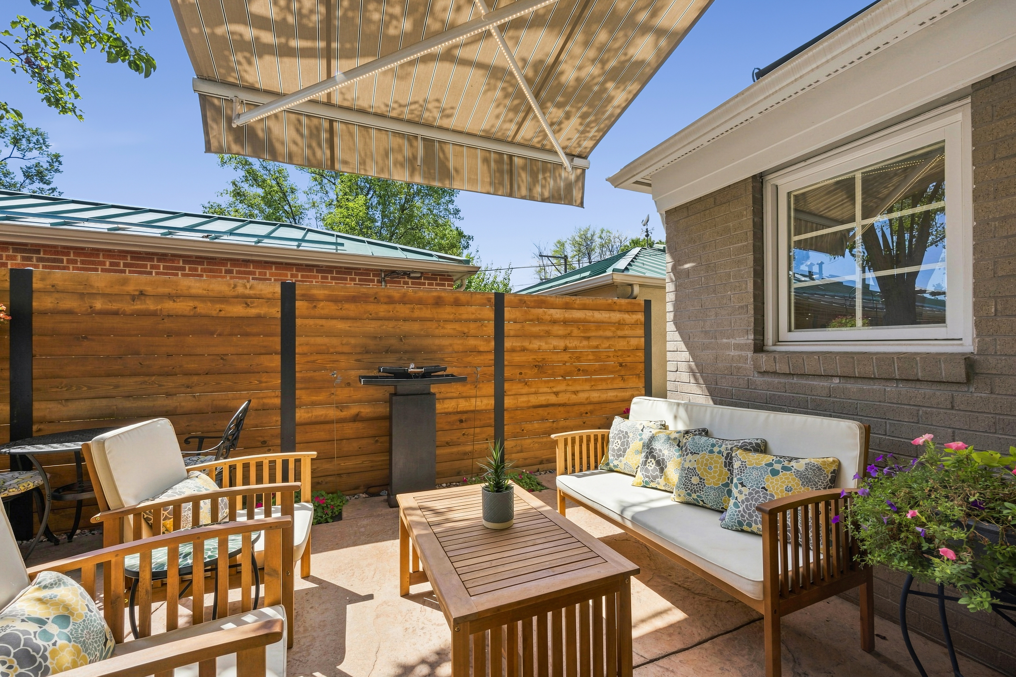  Exceptional Quality, Thoughtful Upgrades, and a Private Oasis - 物件實景