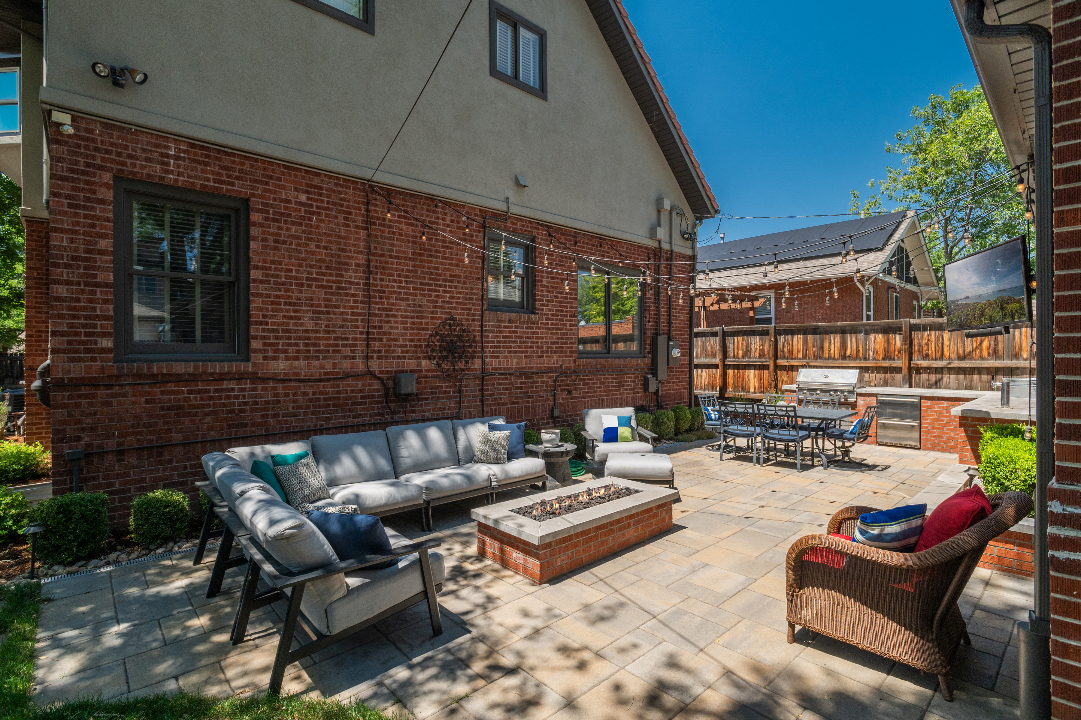  This Exceptional Home Delivers the Perfect Balance of Luxury and Comfort - 物件實景