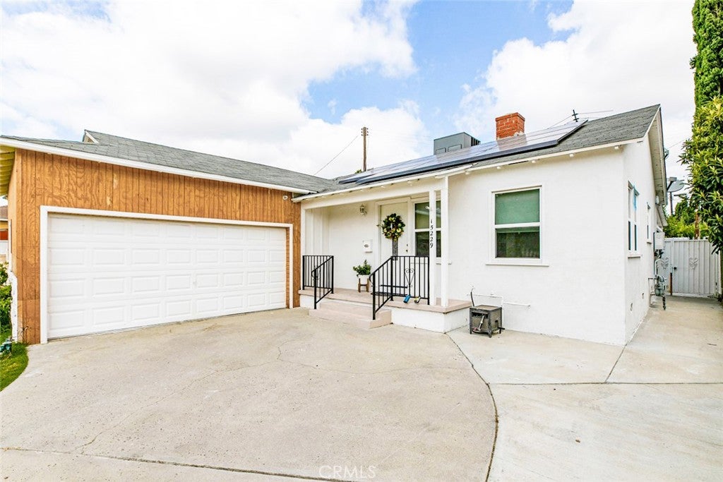 Van Nuys, California, 91402, United States, 3 Bedrooms Bedrooms, ,1 BathroomBathrooms,Residential,For Sale,1949812