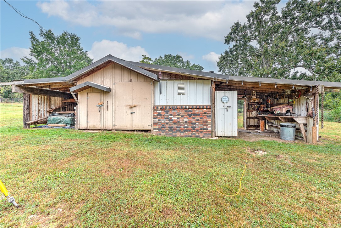 Gravette, Arkansas, 72736, United States, 3 Bedrooms Bedrooms, ,3 BathroomsBathrooms,Residential,For Sale,1933044