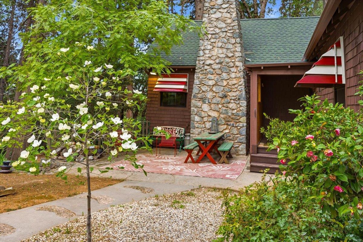 Nevada City, California, 95959, United States, 3 Bedrooms Bedrooms, ,2 BathroomsBathrooms,Residential,For Sale,2037300