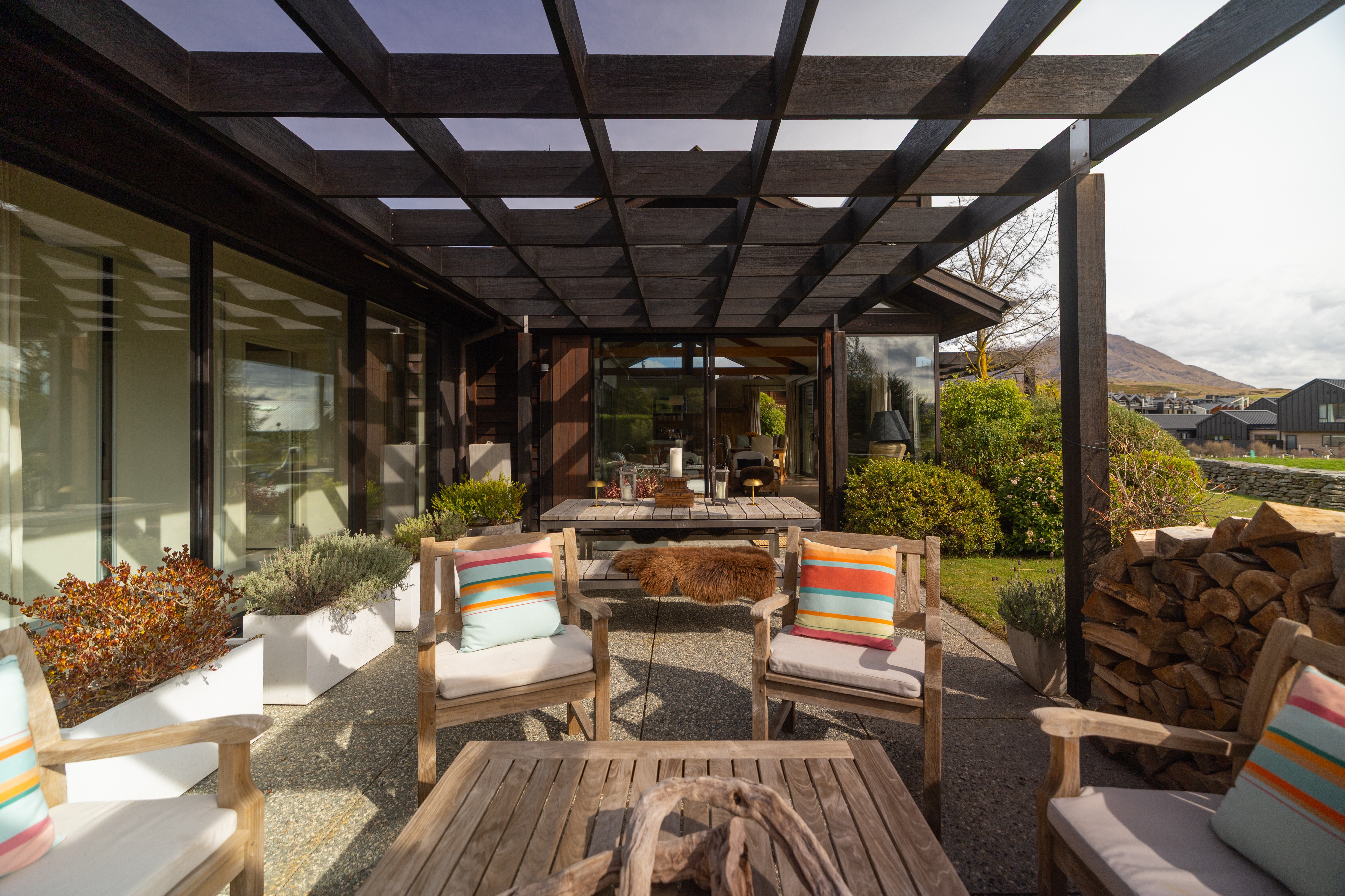  Sun, Space and Reserve Front Outdoor Living - 物件實景