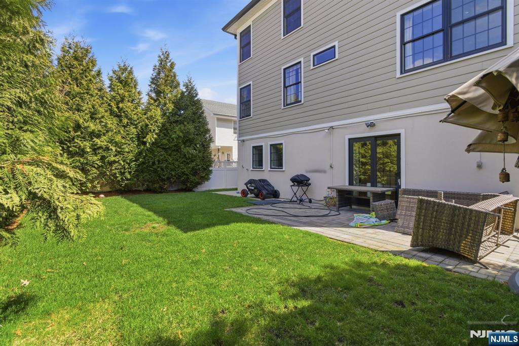 Kearny, New Jersey, 07032, United States, 6 Bedrooms Bedrooms, ,5 BathroomsBathrooms,Residential,For Sale,2032310