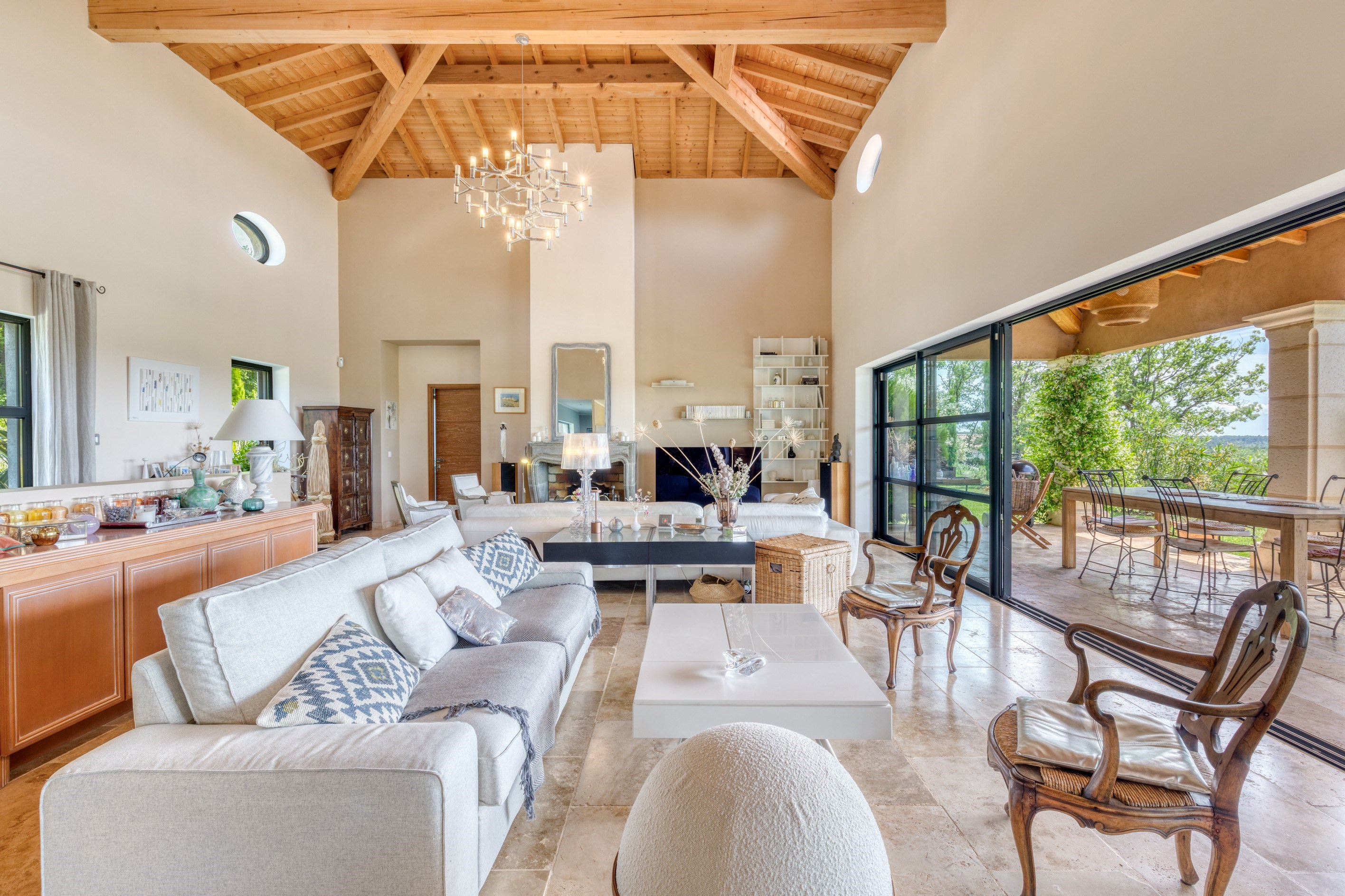  Single-Level Villa with Panoramic Views. - 物件實景