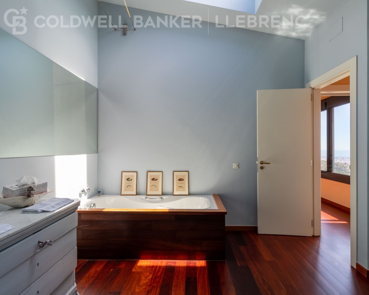 Barcelona, Barcelona, Sarri? - Sant Gervasi, Vallv, Barcelona, Catalonia, ES, 4 Bedrooms Bedrooms, ,3 BathroomsBathrooms,Residential,For Sale,Barcelona, Barcelona, Sarri? - Sant Gervasi, Vallv,1504303