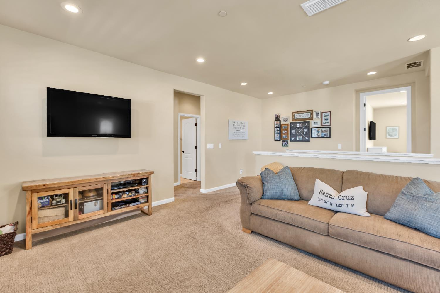 Rocklin, California, 95765, United States, 4 Bedrooms Bedrooms, ,3 BathroomsBathrooms,Residential,For Sale,1914175