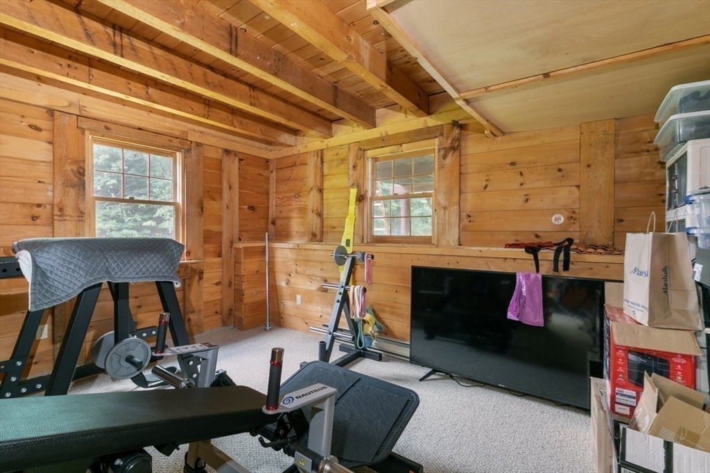 Haverhill, Massachusetts, 01832, United States, 4 Bedrooms Bedrooms, ,2 BathroomsBathrooms,Residential,For Sale,1906911