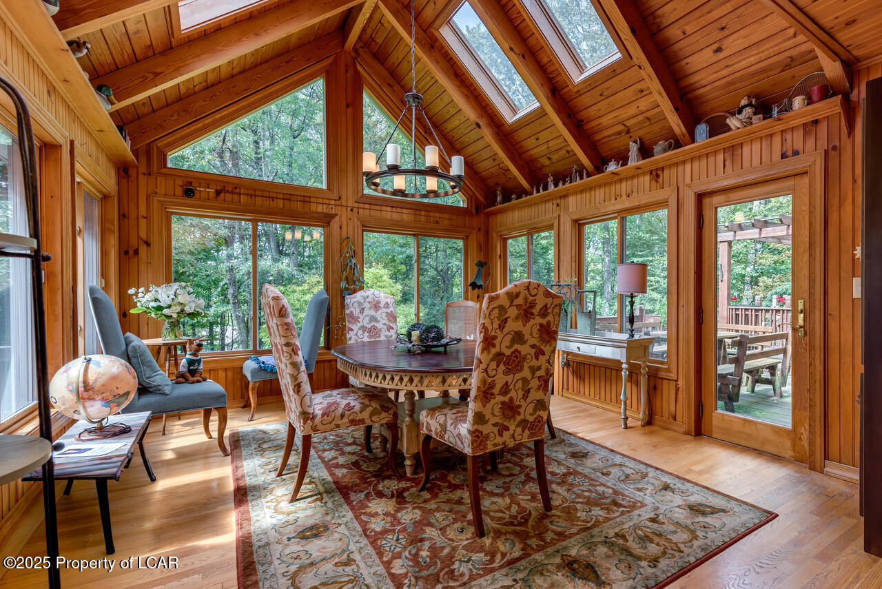 Dallas, Pennsylvania, 18612, United States, 5 Bedrooms Bedrooms, ,3 BathroomsBathrooms,Residential,For Sale,2006135