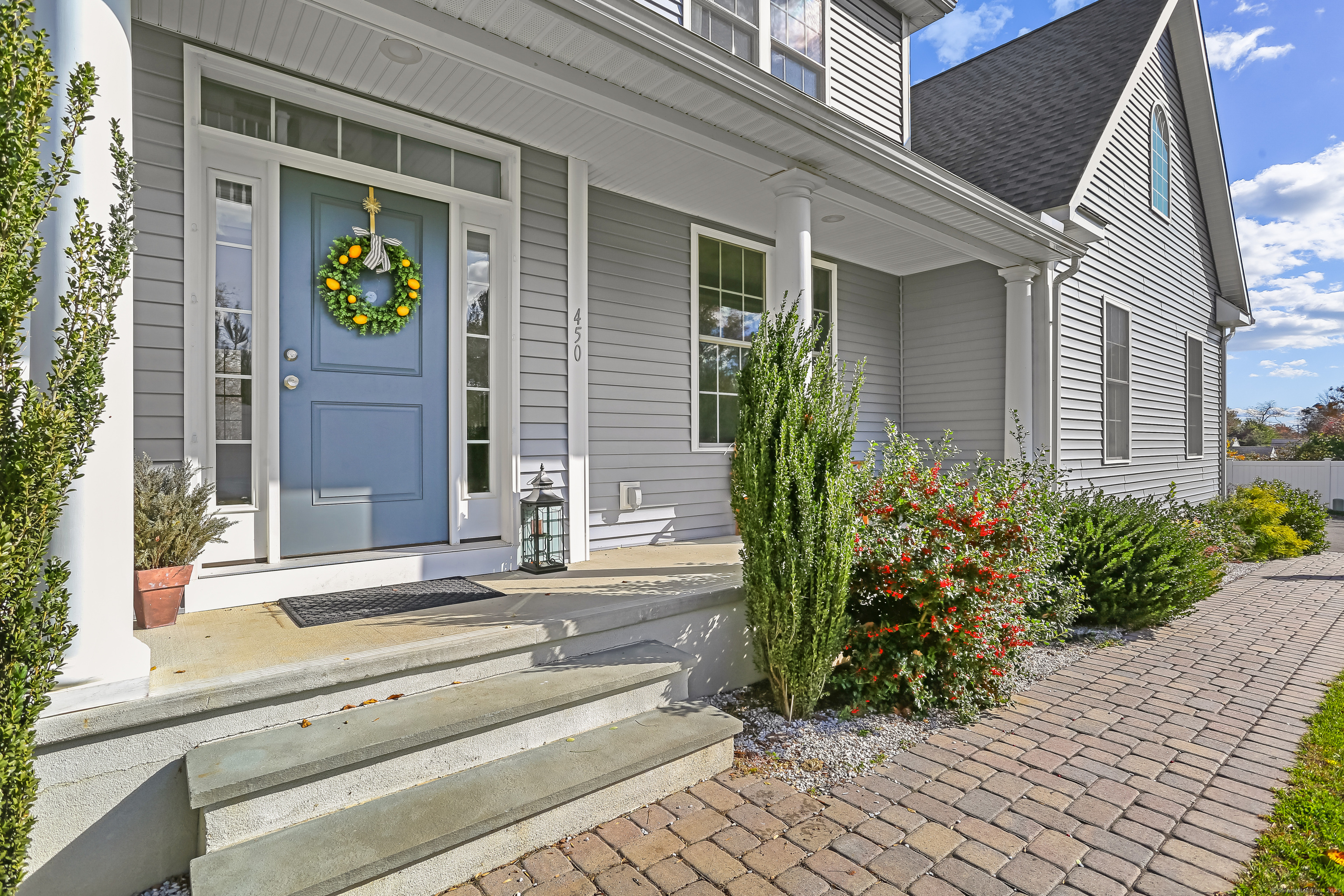 Stratford, Connecticut, 06614, United States, 4 Bedrooms Bedrooms, ,3 BathroomsBathrooms,Residential,For Sale,1987695