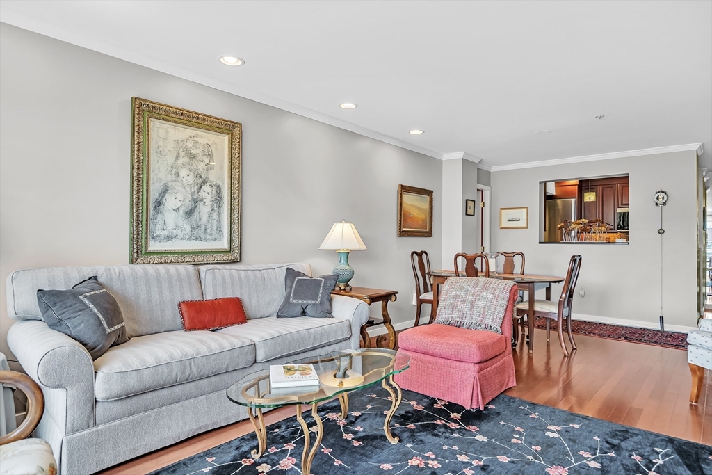 Cambridge, Massachusetts, 02141, United States, 2 Bedrooms Bedrooms, ,2 BathroomsBathrooms,Residential,For Sale,1913406
