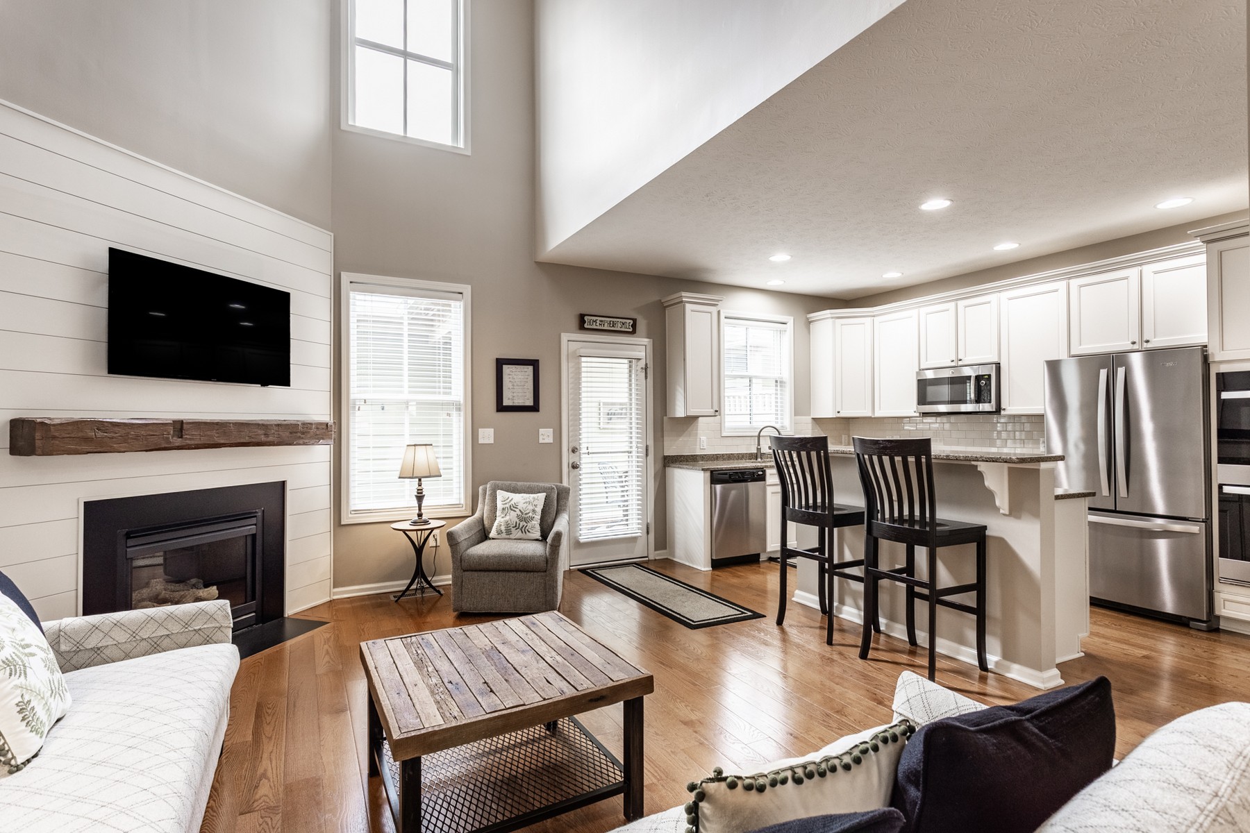  Stunning Townhome in Desirable Carmel Neighborhood - 物件實景