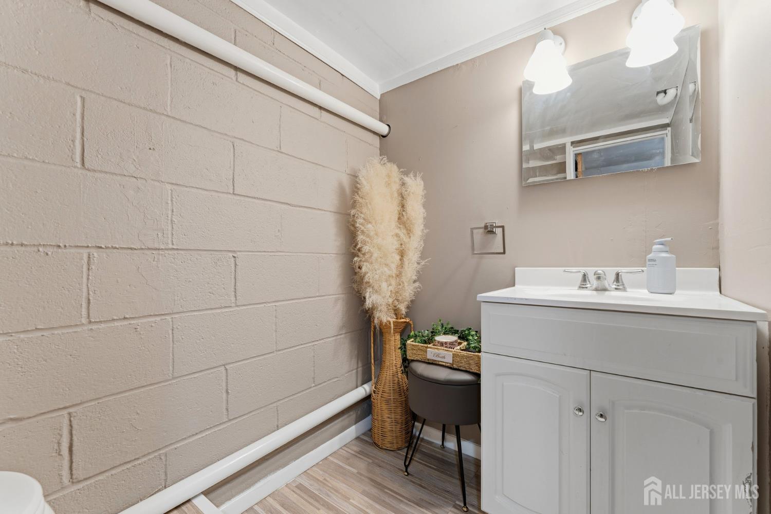 Piscataway, New Jersey, 08854, United States, 3 Bedrooms Bedrooms, ,2 BathroomsBathrooms,Residential,For Sale,1989136