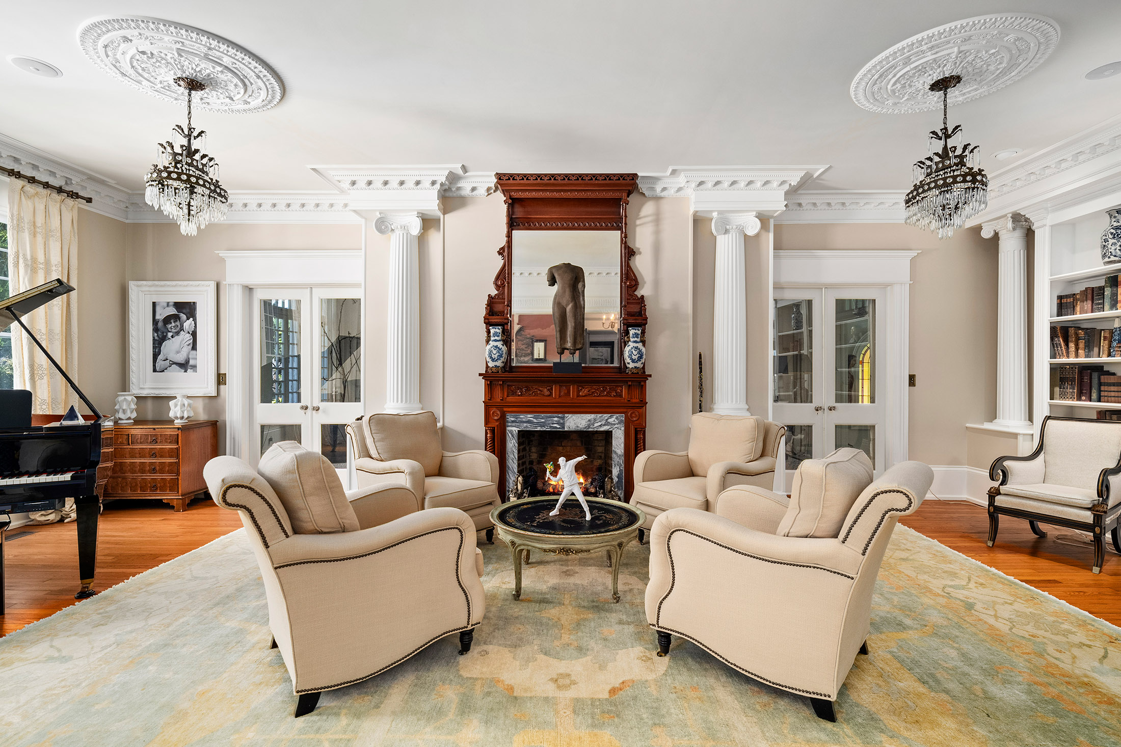  A Curated Historic Estate of Extraordinary Detail and Design - 物件實景