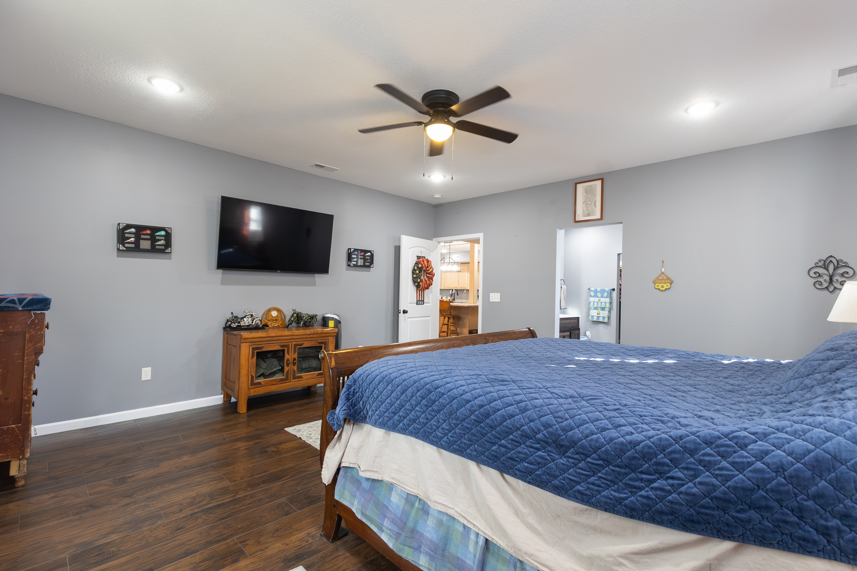 Hartsburg, Missouri, 65039, United States, 3 Bedrooms Bedrooms, ,Residential,For Sale,2010834